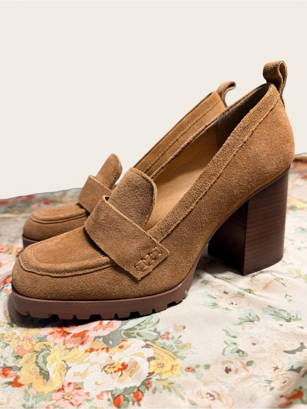 Trendy Crown Vintage Tan Suede Block Heel Loafers